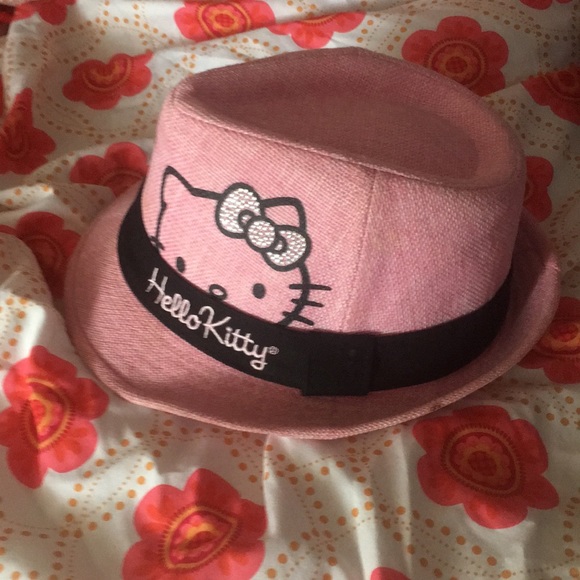 hello kitty fedora